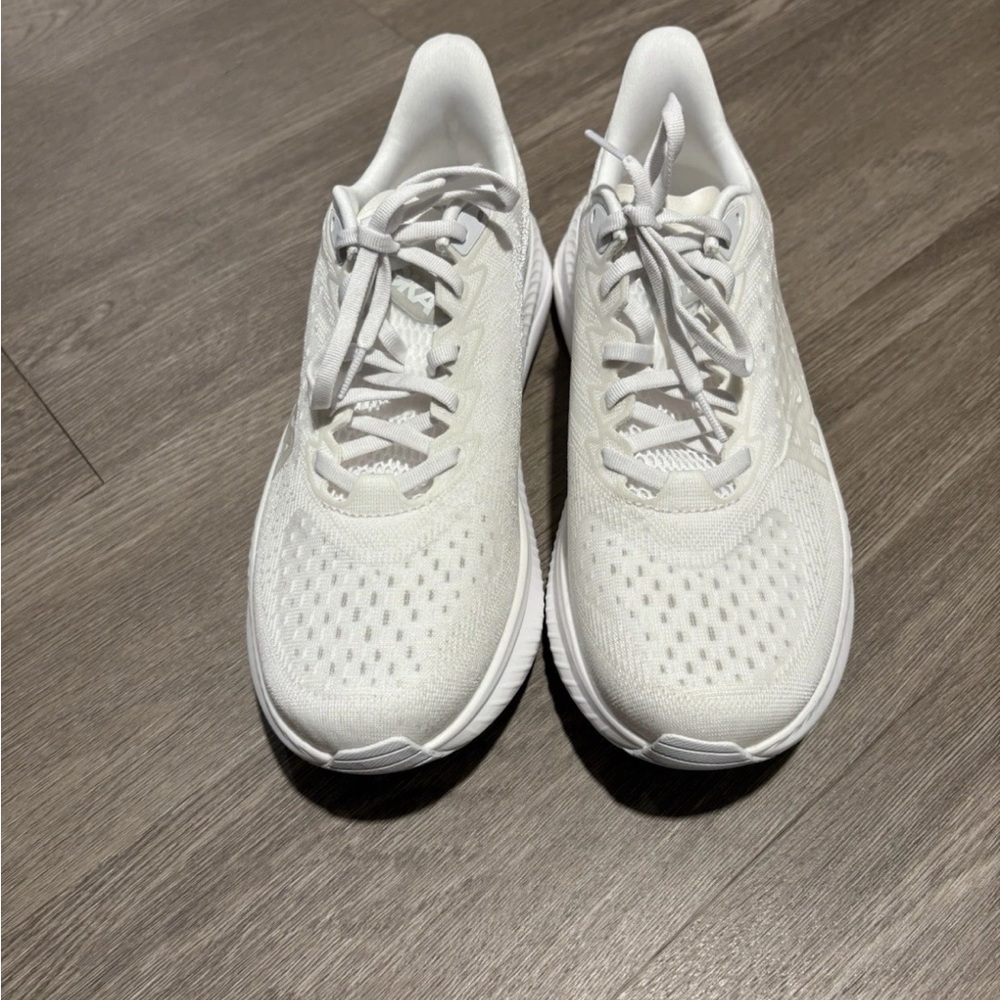 Hoka Mach 6 LA White Size 10.5B - Picture 2 of 8